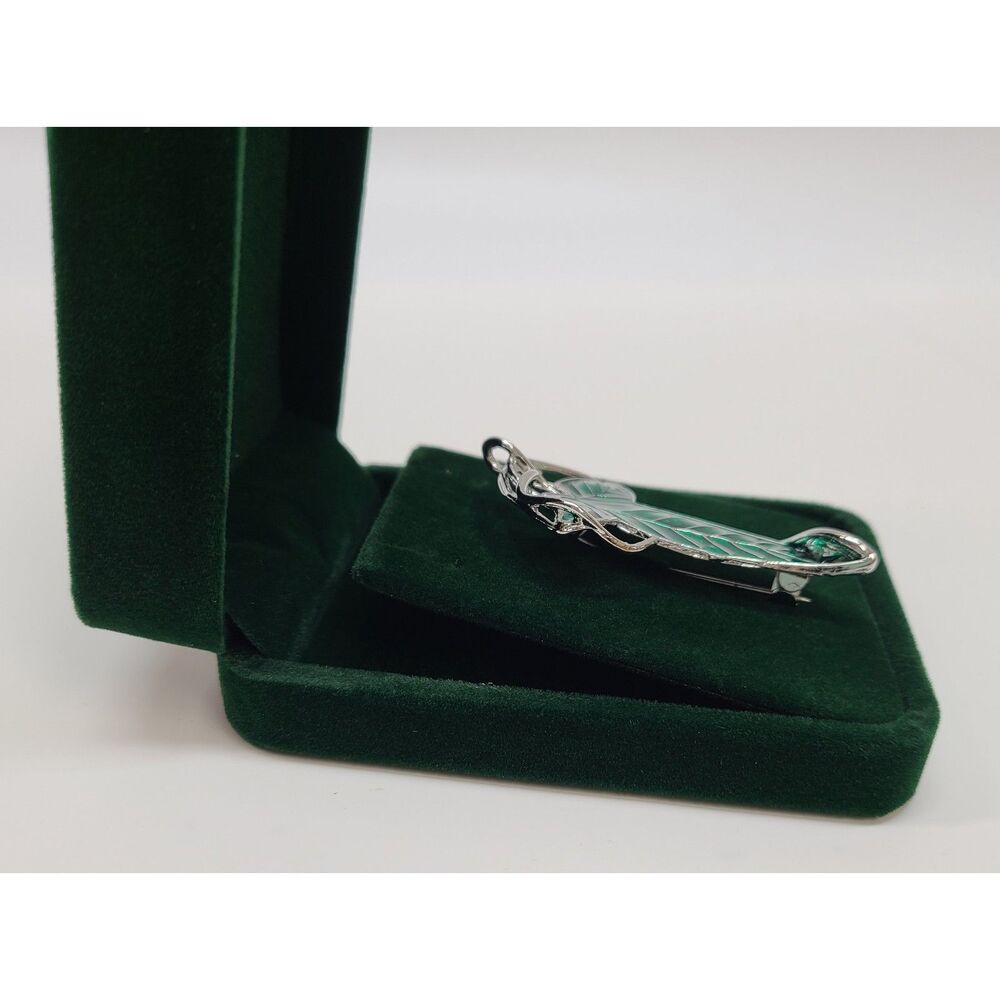 Lord of the Rings Leaf of Lorien Elvish Fellowship Enamel Pin Brooch & Box - Picture 6 of 10